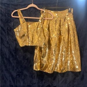 Golden Glamorous chic set. Crop and skirt. Super cute and rare
